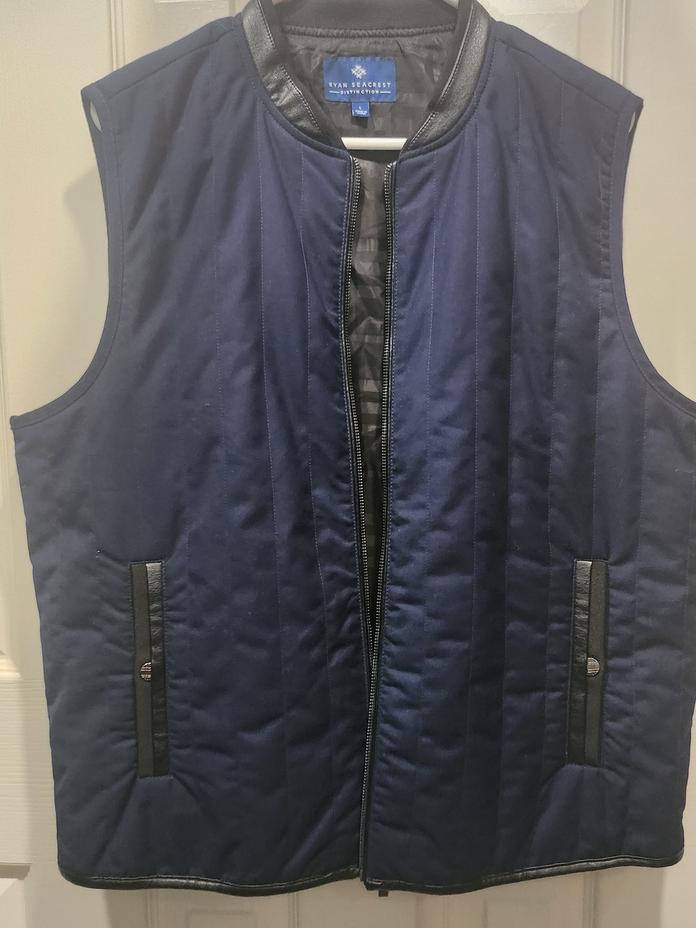 Ryan Seacrest Distinction Quilted Navy Sleeveless Vest with Leather Trim
